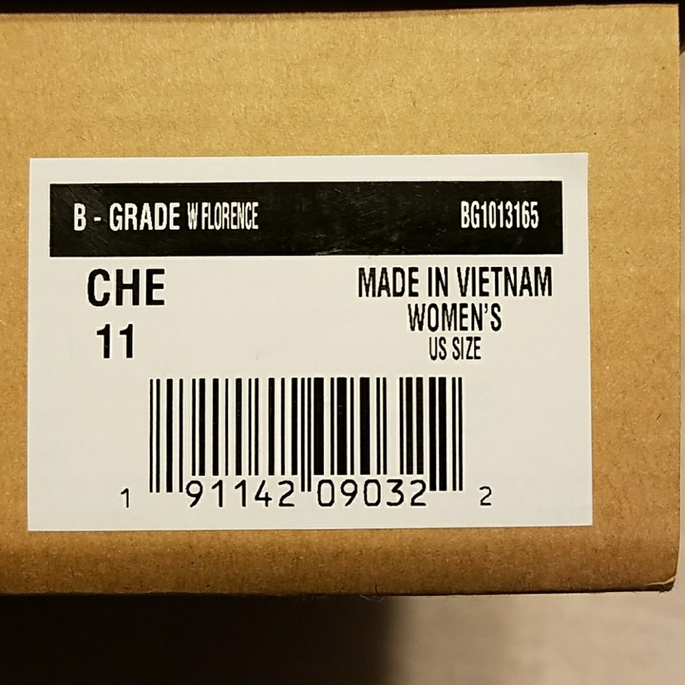 UGGS 🔥FLASH SALE🔥 - Picture 7 of 8